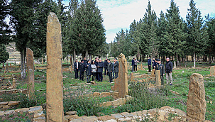 KÜÇÜKANAFARTA TARİHİ TÜRK MEZARLIĞI'NDA İNCELEME