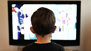 BAKANLIKTAN EBEVEYNLERE DİJİTAL UYGULAMALARDA "EKRAN SÜRESİ" UYARISI!