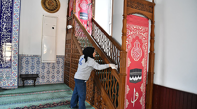 ÇANAKKALE BELEDİYESİ'NDEN CAMİLERDE RAMAZAN AYI TEMİZLİĞİ