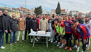 ÇANAKKALESPOR'DAN BAŞKAN FIRAT'A SÜRPRİZ DOĞUM GÜNÜ