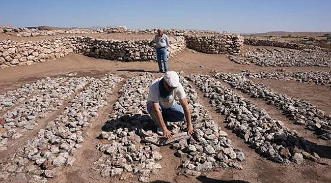 ÇAYÖNÜ TEPESİ KAZILARI TÜRKİYE'DE "MODEL PROJE" STATÜSÜ KAZANDI