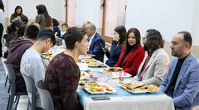 İFTARDA KONUŞALIM PROGRAMINDA ÖĞRENCİLERLE KARİYER SOHBETİ