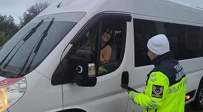 OKUL ÇEVRELERİ VE SERVİS ARAÇLARINA JANDARMADAN DENETİM