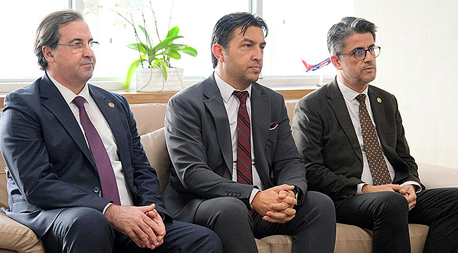 PROF. DR. VAHİT KİRİŞCİ'DEN REKTÖR ERENOĞLU'NA ZİYARET