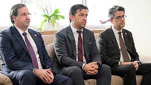 PROF. DR. VAHİT KİRİŞCİ’DEN REKTÖR ERENOĞLU’NA ZİYARET