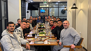 TEKNİK EKİP VE FUTBOLCULAR SAHURDA BULUŞTU