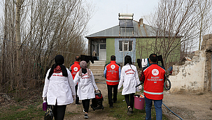 VEFA EKİPLERİ RAMAZAN AYINDA DA YAŞLI VE ENGELLİ VATANDAŞLARI YALNIZ BIRAKMIYOR