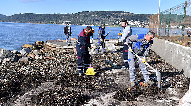 YAĞIŞLARIN ARDINDAN TEMİZLİK ÇALIŞMALARI SÜRÜYOR
