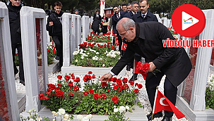 18 MART'TA ŞEHİTLER ABİDESİ'NDE DUYGU DOLU ANMA