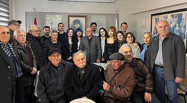 ATATÜRKÇÜ DÜŞÜNCE DERNEĞİNDE BAYRAK DEĞİŞİMİ