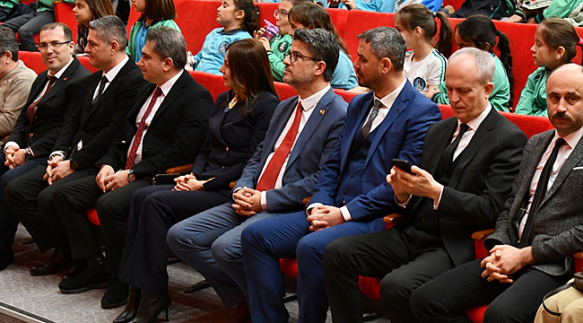 ÇOMÜ'DE "İŞKUR'LU GENÇLİK SAHNEDE" ETKİNLİĞİ GERÇEKLEŞTİRİLDİ