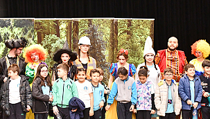 ÇOMÜ'DE "İŞKUR'LU GENÇLİK SAHNEDE" ETKİNLİĞİ GERÇEKLEŞTİRİLDİ