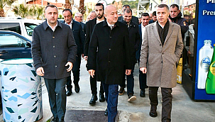 EZİNE'DE RAMAZAN İFTARINDA PROTOKOL VE VATANDAŞLAR AYNI SOFRADA BULUŞTU