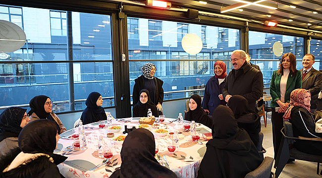 VALİ TORAMAN ÖĞRENCİLERLE İFTAR PROGRAMINDA BULUŞTU