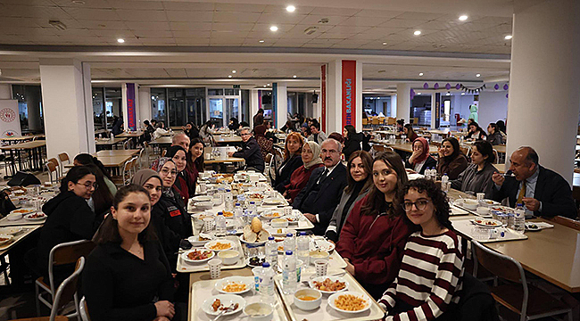 VALİ TORAMAN ÖĞRENCİLERLE İFTARDA BULUŞTU