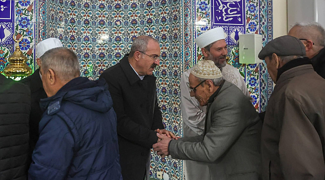 VALİ TORAMAN VATANDAŞLARLA BAYRAMLAŞTI