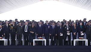 ÇANAKKALE KARA SAVAŞLARI'NIN 111. YILI ANMA TÖRENİ ŞEHİTLER ABİDESİ'NDE GERÇEKLEŞTİ