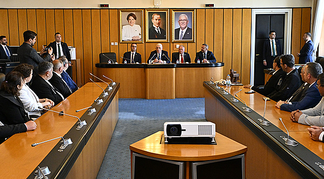 ÇANAKKALELİ MUHTARLARDAN TBMM'DE DERVİŞOĞLU'NA ZİYARET