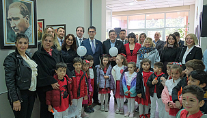 ÇOMÜ'DE "CUMHURİYET'E AÇILAN YÜZ" ATATÜRK POSTERLERİ SERGİSİ AÇILDI