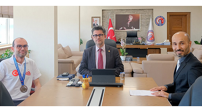 ÇOMÜ'LÜ ÖĞRENCİ TÜRKİYE ÜÇÜNCÜSÜ OLDU