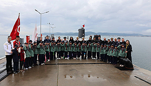 DUMLUPINAR DENİZALTISI ŞEHİTLERİ TÖRENLE ANILDI