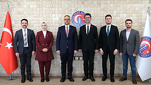 İLHAMİ GİRAY ŞAHİN'DEN REKTÖR ERENOĞLU'NA ZİYARET