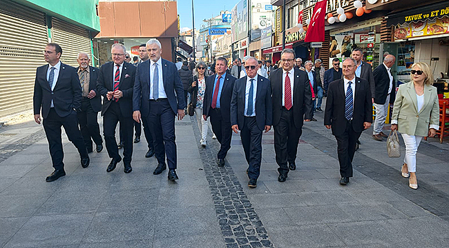 İYİ PARTİ'DEN ÇANAKKALE'DE ESNAF ÇIKARMASI: YOĞUN İLGİ DİKKAT ÇEKTİ