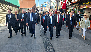 İYİ PARTİ'DEN ÇANAKKALE'DE ESNAF ÇIKARMASI: YOĞUN İLGİ DİKKAT ÇEKTİ