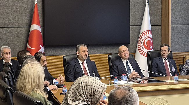 MİLLETVEKİLİ GİDER, ÇANAKKALELİ MUHTARLARI GAZİ MECLİS'TE AĞIRLADI