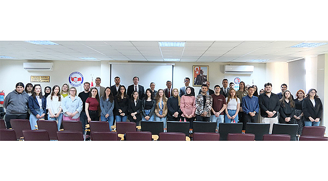 REKTÖR ERENOĞLU ÖĞRENCİLERLE BİR ARAYA GELDİ