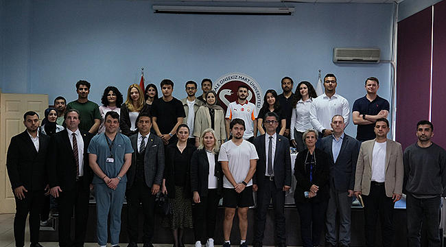 REKTÖR ERENOĞLU TIP FAKÜLTESİ ÖĞRENCİLERİYLE BİR ARAYA GELDİ