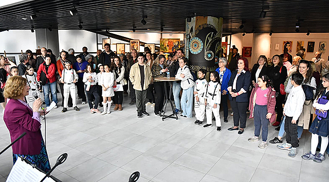 "SANAT VARSA İNSANLIK VAR" SERGİSİ AÇILDI