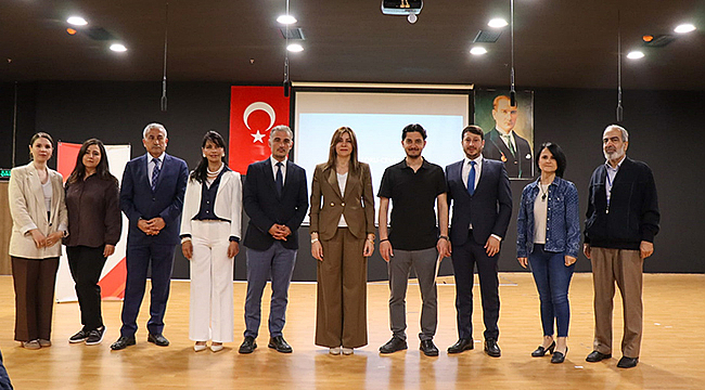 TÜBİTAK BİLİM SÖYLEŞİLERİ'NDE ÖĞRENCİLER BİLİŞİM FARKINDALIĞI KAZANDI