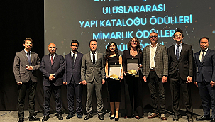 AKÇANSA'YA ALTIN ÇEKÜL'DE SOSYAL SORUMLULUK VE YENİLİKÇİ ÜRÜN ALANLARINDA ÇİFTE ÖDÜL