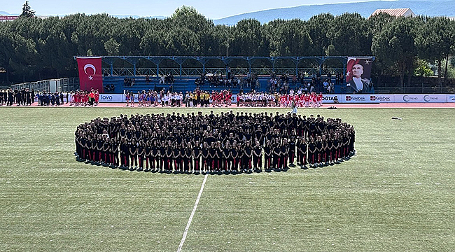 BİGA'DA 19 MAYIS COŞKUYLA KUTLANDI