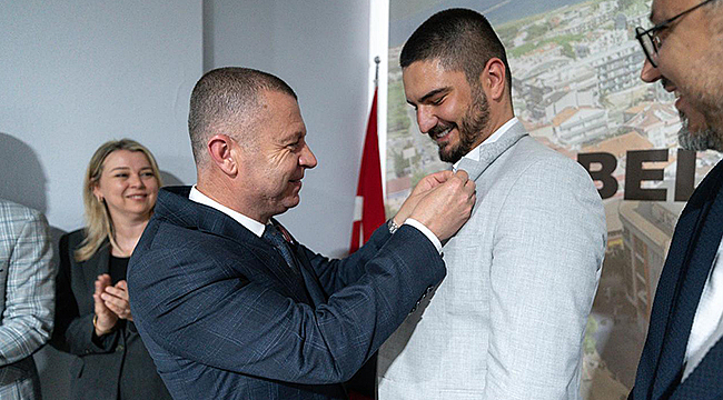 ÇANAKKALE'DE AK PARTİ'YE YOĞUN KATILIM SÜRÜYOR 