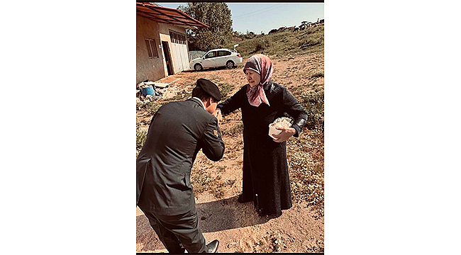 ÇANAKKALE'DE ŞEHİT VE GAZİ AİLELERİNE ANNELER GÜNÜ ZİYARETİ