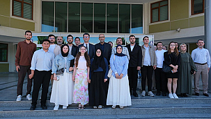 REKTÖRLE FACE2FACE ETKİNLİĞİ İLAHİYAT FAKÜLTESİ'NDE GERÇEKLEŞTİRİLDİ
