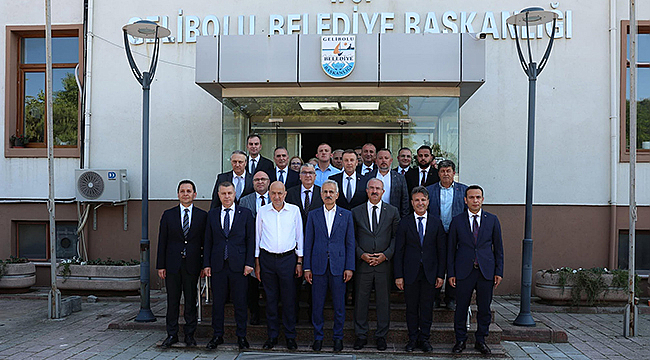 BAKAN URALOĞLU'NDAN GELİBOLU BELEDİYESİ'NE ZİYARET