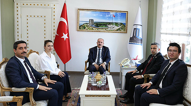 BAYRAMİÇ'TEN AYRILAN HÂKİM VE SAVCILARDAN VALİ TORAMAN'A VEDA ZİYARETİ