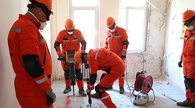 ÇANAKKALE'DE AFET TATBİKATI GERÇEKLEŞTİRİLDİ