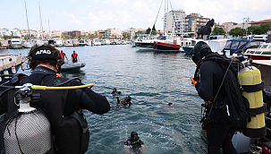 ÇANAKKALE'DE DENİZ DİBİ TEMİZLİĞİYLE ÇEVRE FARKINDALIĞI OLUŞTURULDU