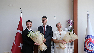 ÇOMÜ İLETİŞİM FAKÜLTESİ'NDE DEKANLIK DEVİR TESLİM TÖRENİ GERÇEKLEŞTİRİLDİ