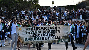 ÇOMÜ MEZUNİYET TÖRENİ COŞKUYLA GERÇEKLEŞTİRİLDİ