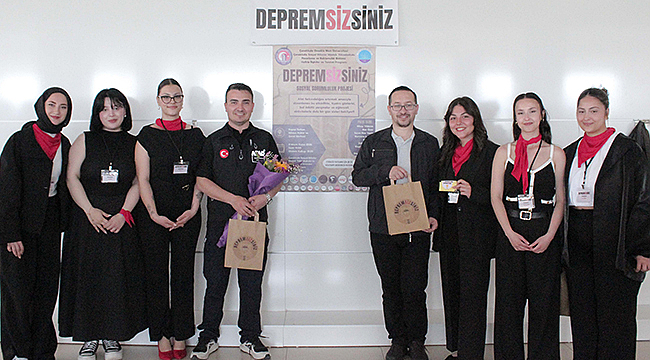 HALKLA İLİŞKİLER ÖĞRENCİLERİNDEN TİYATROLU DEPREM FARKINDALIĞI PROJESİ 