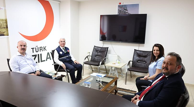 VALİ TORAMAN'DAN KIZILAY ÇANAKKALE ŞUBESİ'NE ZİYARET
