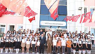 VALİ TORAMAN KARNE SEVİNCİNE ORTAK OLDU