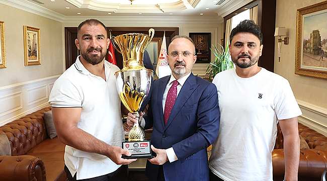 BAŞARILI GÜREŞÇİLERDEN BÜLENT TURAN'A ZİYARET