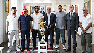 BAŞPEHLİVAN FİNALİSTİ FEYZULLAH AKTÜRK'TEN VALİ TORAMAN'A ZİYARET