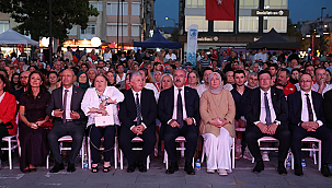 ÇANAKKALE'DE 15 TEMMUZ ANMA PROGRAMI YOĞUN KATILIMLA GERÇEKLEŞTİRİLDİ